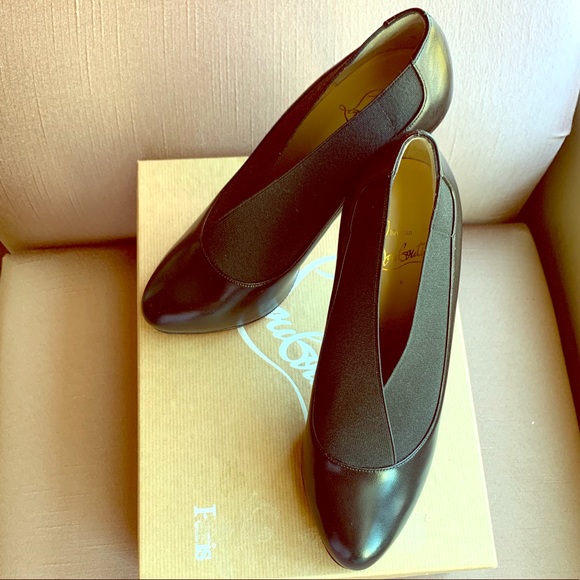 Christian Louboutin Shoes - Christian Louboutin
Toot Couverte Leather Bootie